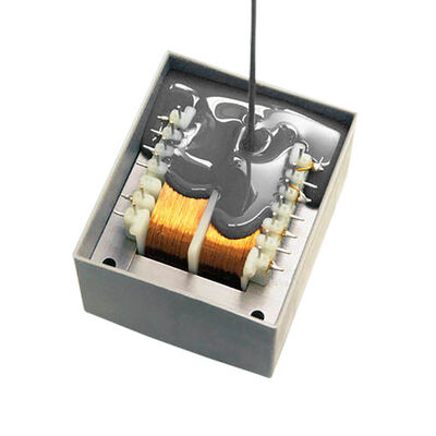 Composto de envasamento termicamente condutor de silicone de dois componentes com 1,0 W/m-K para colagem de metal e PCB