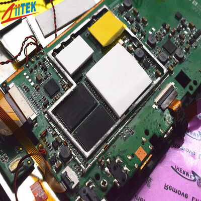 Almofadas de preenchimento de lacunas térmicas, material de silicone de baixa volatilidade para condutividade térmica aprimorada em componentes eletrônicos e dispositivos ópticos